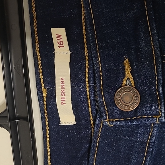 200-Levi's 711 Skinny Hypersoft Women's 16W Mid Rise - Picture 3 of 6
